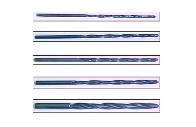 Set of drill bits of increasing size